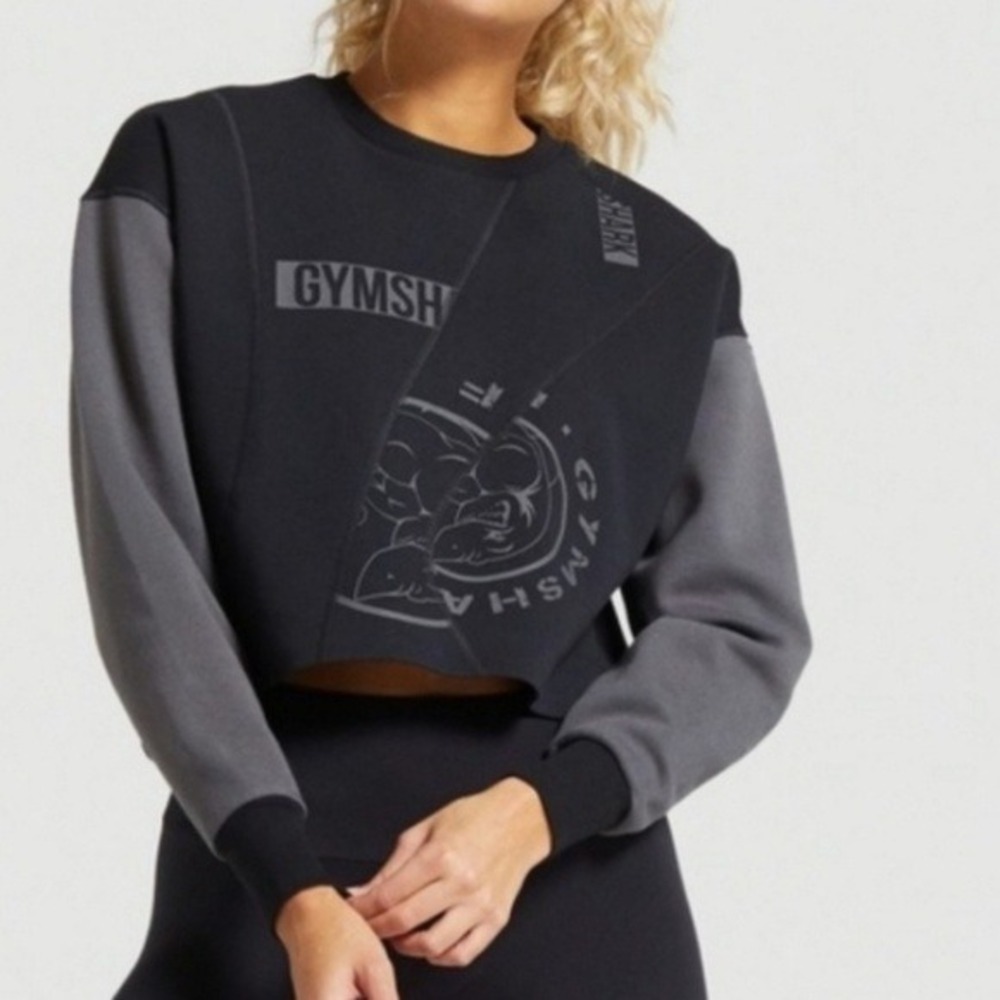 Gymshark Womens Cropped Crewneck Sweatshirt Black Grey Graphic Size L